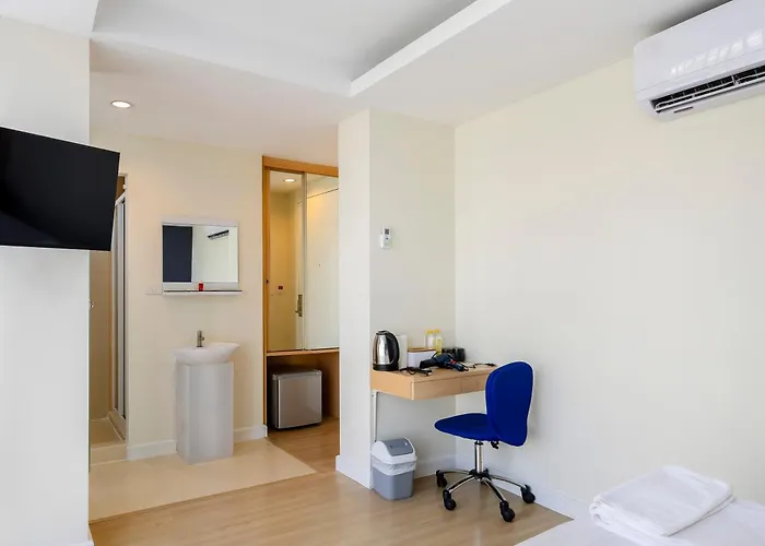 Gp House Express Sukhumvit 81 3*
